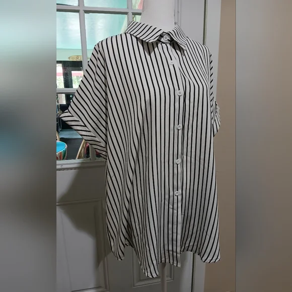 Shein striped button down - Picture 2 of 10